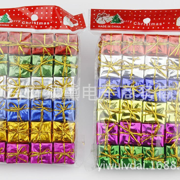 Ručně vyráběné vánoční pěnové přívěsky: 2,5cm Ozdoby na stromeček v dárkových sáčcích