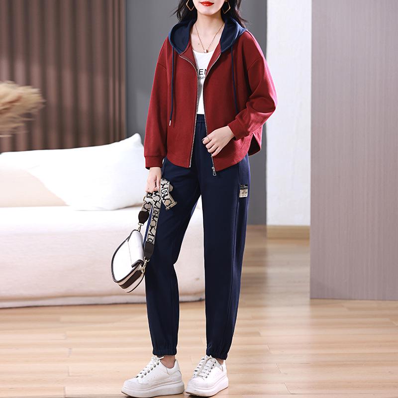 Women's Spring-Autumn 2025 Casual Sportswear: Fashionable, Age-Reducing Sweatshirt Two-Piece Set for Middle-Aged Moms