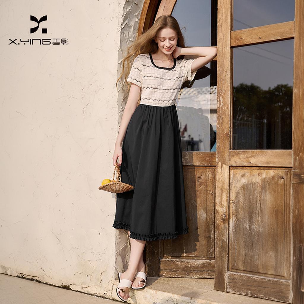 Fragrant striped contrasting knitted dress for women in the summer of 2026, new lace patchwork waist skirt, short sleeved lightweight skirt