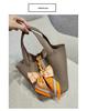 2025 Minimalist Veggie Basket Bag: Lychee Grain Cowhide, Fashionable & Spacious Handbag