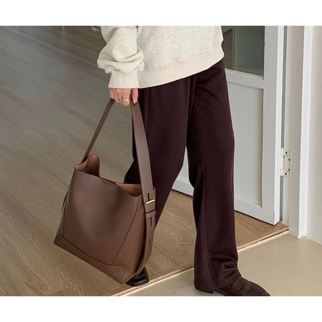 Leather Bucket Bag Women's Large Capacity Tote Bag High-end Cowhide Underarm Shoulder Bag Versatile Commuter Crossbody Bag