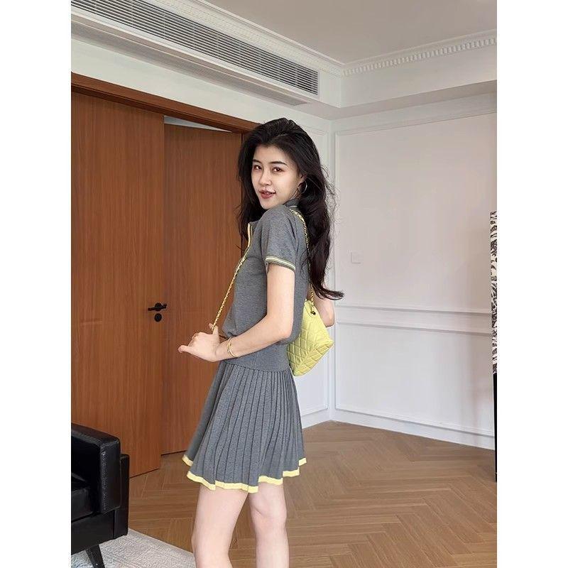 

Plus Size Summer College Style Knit Top & Pleated Skirt Set S [Up to 95 Jin]
