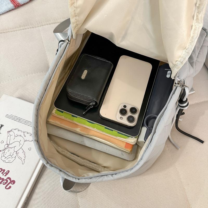 Lightweight Quilted Backpack Casual Fashion Daily Bag Large Capacity School Bag for Students Minimalist Design Commute Travel with Functional Pockets