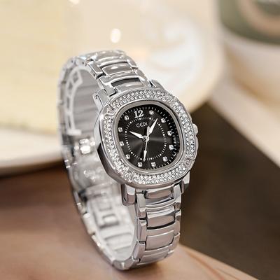 Orologio da donna alla moda, alla moda, con quadrante quadrato grande, con cinturino in acciaio, orologio di lusso leggero e di nicchia per le donne.