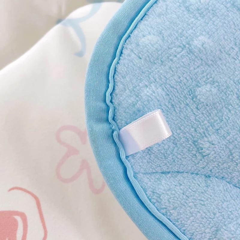 Snoopy Winter Dot Quilt