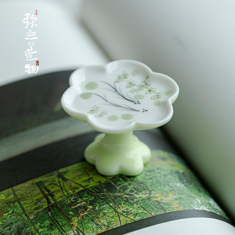 

Handmade Ceramic Plum Blossom Water Grass Fish Teapot Cover Holder Luxury Cover Frame Zisha Pot Lid Shelf Teaware Equipment Gift