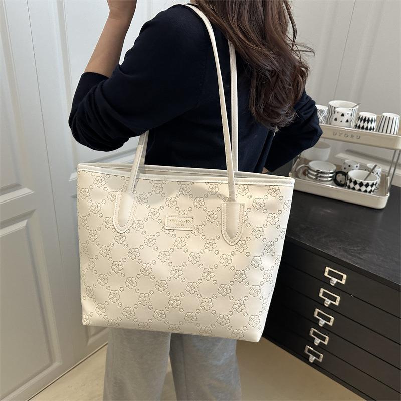 Popular retro large capacity new trend fashion handbag shoulder underarm bag commuter tote bag