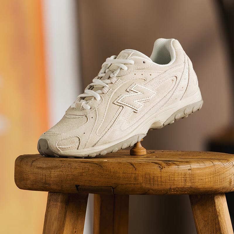 New Balance U204LMMC Unisex Lifestyle Shoes