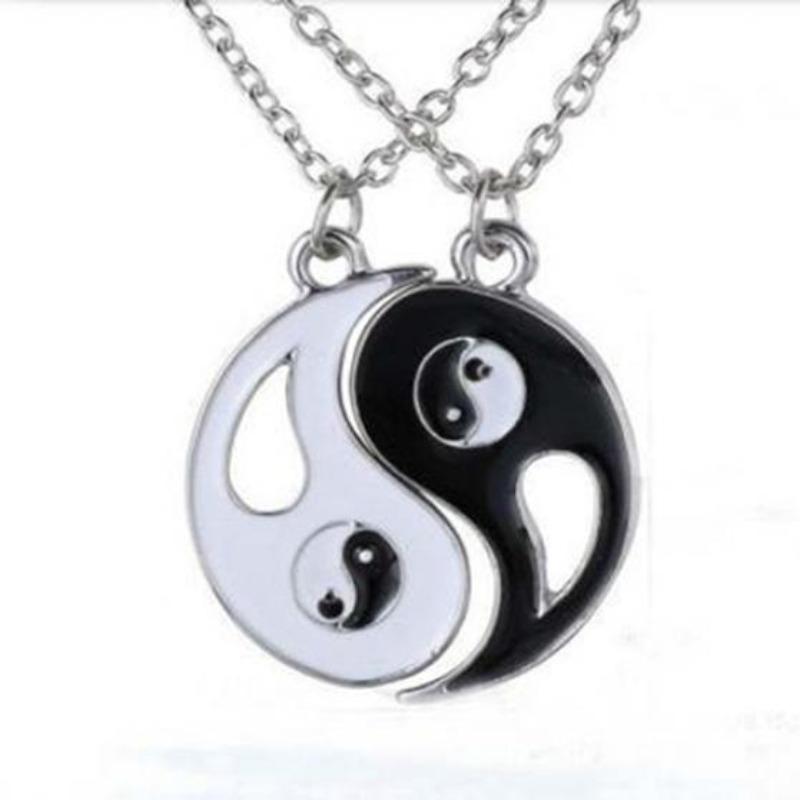 2 Adet Siyah Beyaz Yin Yang Hollow Kolye Kolye Çift Kardeş Arkadaş Takı