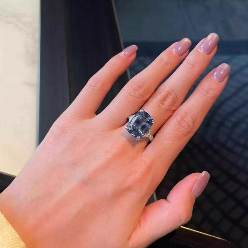Fashion Ice Flower Chacapayaba Ring Set with High-Carbon Diamonds and Tanzanite Blue Gemstone Round Diamonds for Women