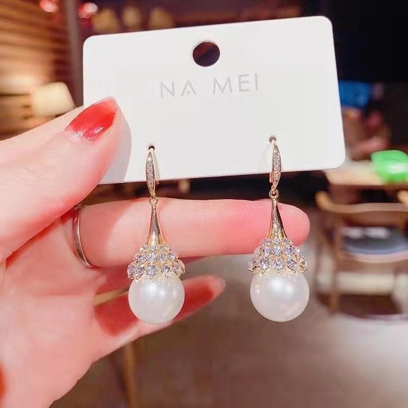 Light Luxury High-end Red Pearl Super Flash Ear Hook Fashion Temperament Celebrity Style Earrings Internet Popular Earrings