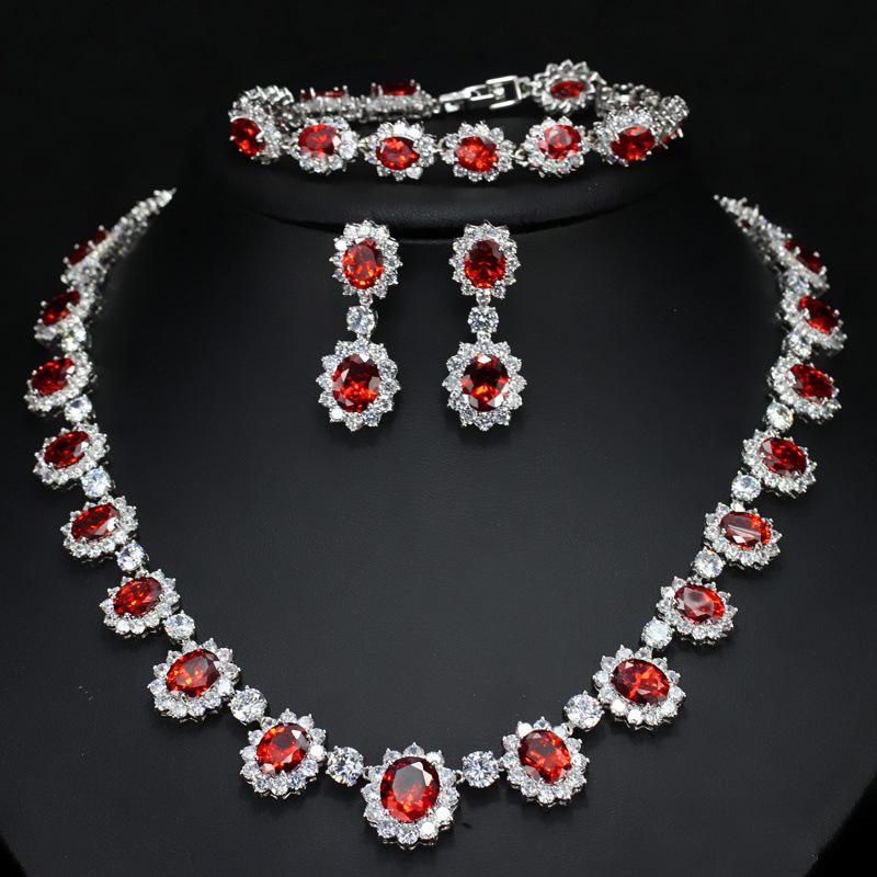 

Bridal Wedding Dress, Banquet Jewelry Set, Micro-Inlaid Zircon Earrings, Necklace Jewelry Three-Piece Set