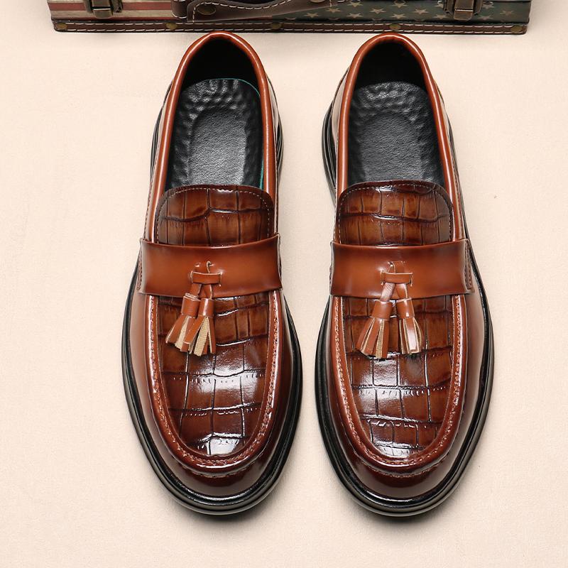 Mens Classic Retro Tassels Loafers Moccasins Men'S Casual Shoes Crocodile Grain Leather Men Outdoor Driving Flats 5881