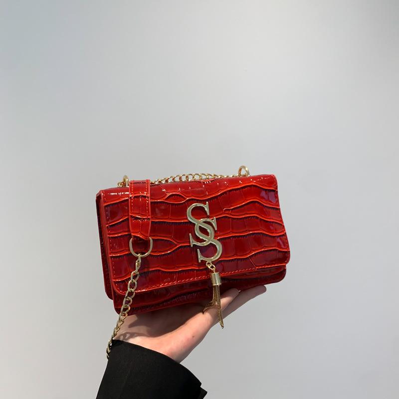 Fashionable Retro Small Square Bag Handheld Crossbody Bag Large Capacity New Temperament and Fashion Design One-shoulder Crossbody Bag