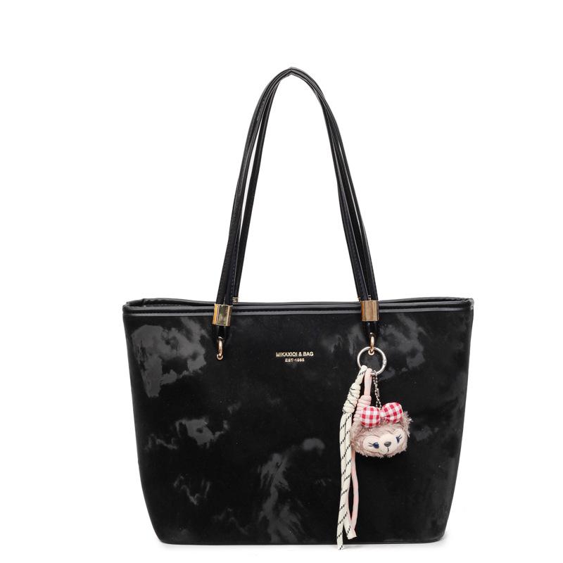 Fashion Versatile Large-capacity Tote Bag Women's 2025 Summer New Foreign Style Simple Shoulder Bag Trendy Commuter Armpit Bag