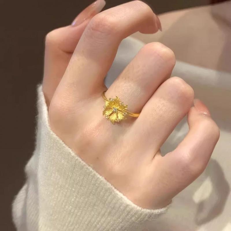 Elegant Gold Micro-Diamond Snowflake Ring: High-End Luxury Versatile Finger Jewelry