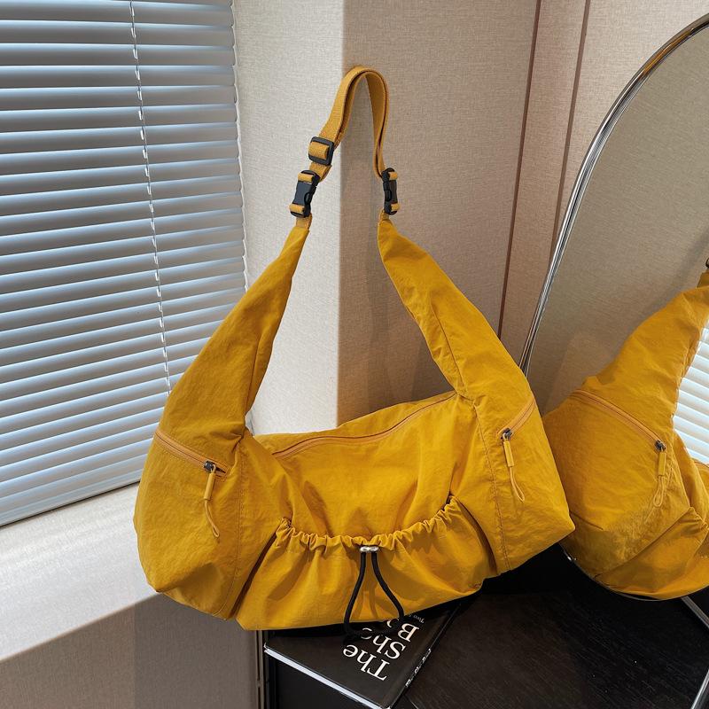 Light Casual Canvas Crossbody Bag Women's Short Trip Large Capacity Tote Bag Student Class Bag Commuter Shoulder Bag