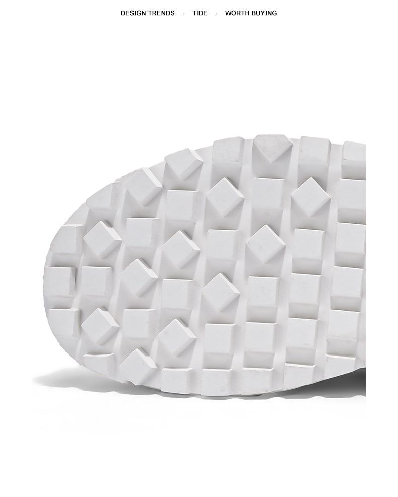 Evropské pánské kožené tenisky s ražbou - Jaro 2025: Super měkká silná podrážka, Trendy „dad“ styl