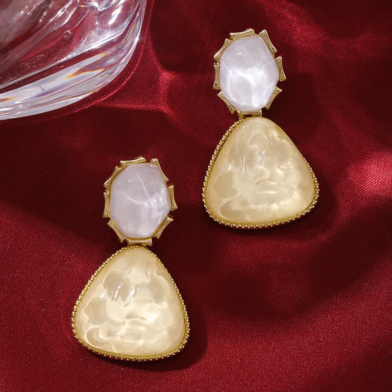 

Autumn and winter blue French contrasting color water ripple retro triangle round unique design earrings оранжевый