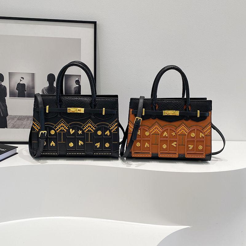 

Модная сумка 2024 года