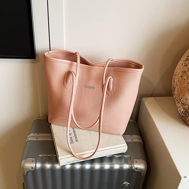 Popular retro bag women's large capacity 2025 new spring casual messenger bag portable bucket bag