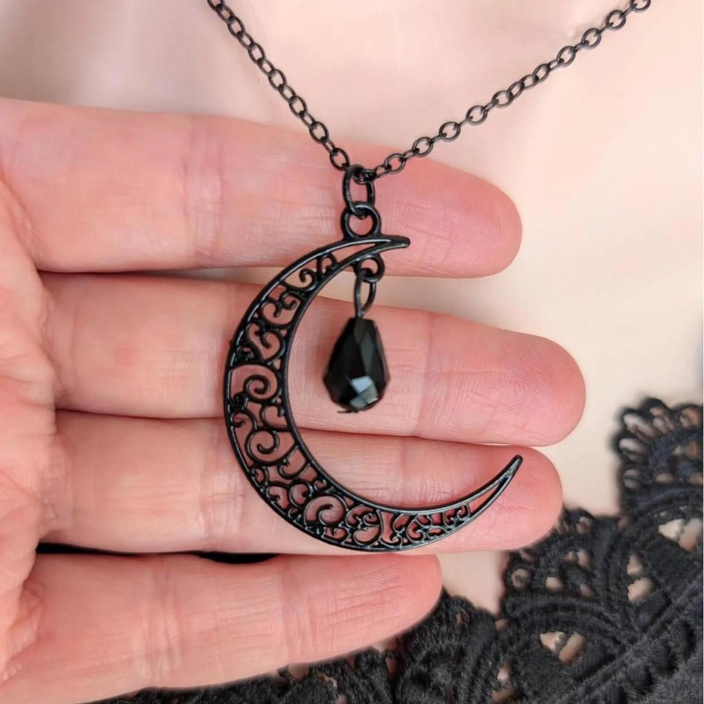 Collier Lune Gothique Avec Pendentif en Alliage Pour Femmes Élégant Accessoire de Bijouterie