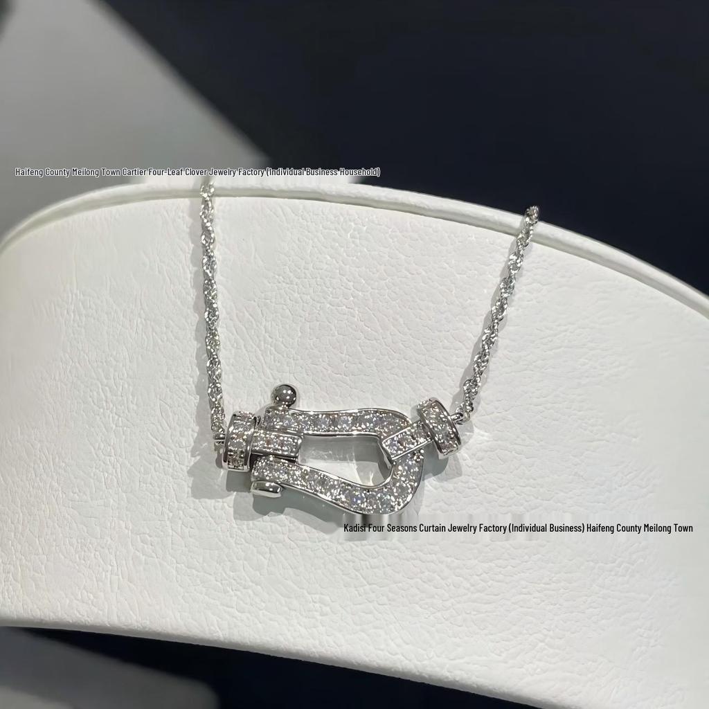 Fred 18K Gold Horsebit Diamant Anhänger Schlüsselbein Kette