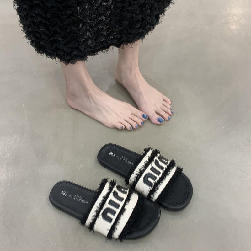 

Cool slippers women s new summer outer wear flat-bottomed beach fringed one-word slippers 40 чёрный