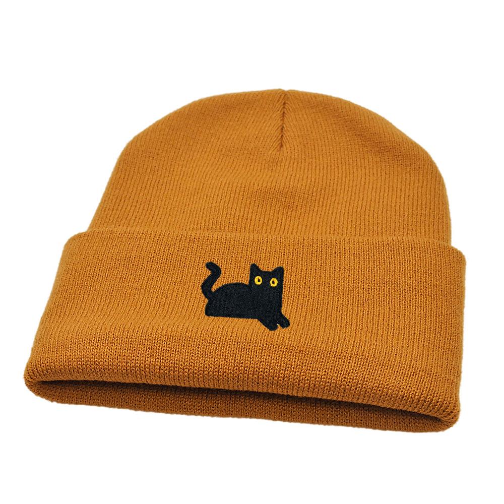 Autumn and winter warm knitted pullover hat for men and women, cute black cat pattern embroidered yarn beanie hat