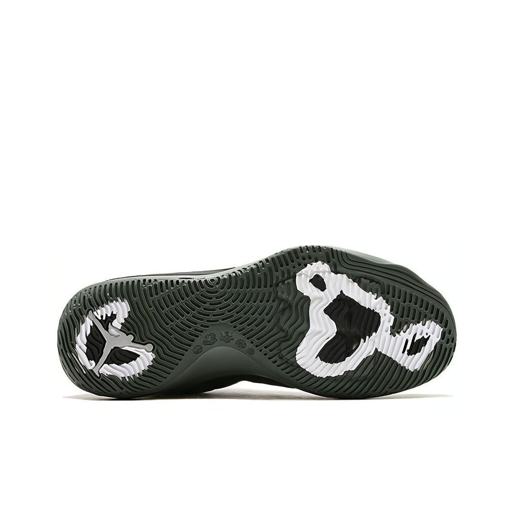 Pantofi sport pentru bărbați Air Jordan CP3.X AE River Rock gri negru-metalic-argintiu 897507-002