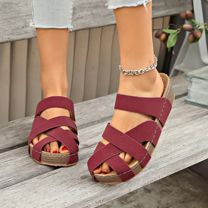 

Summer new women s platform slippers large size fashionable and comfortable to wear beach sandals 43 красный