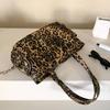 Tasche aus Canvas mit Leopardenmuster, neue Pendler-Retro-Wind-Tragetasche, großes Fassungsvermögen, Damen-Trend-Mode-Schultertasche