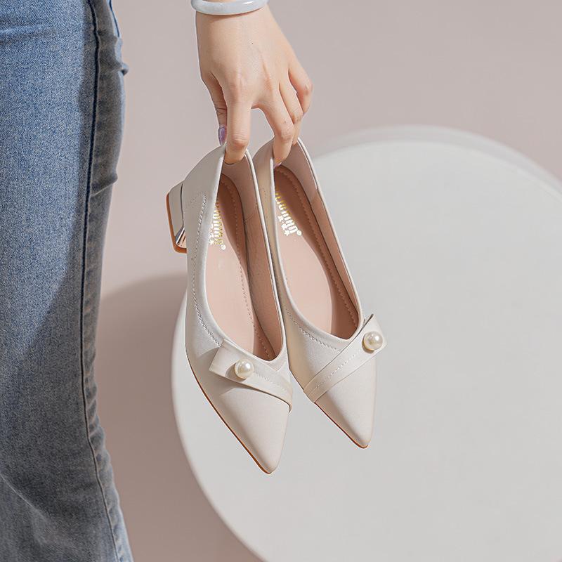 Mode 2025 Damen Elegant Spitzschuh Weiche Sohle Niedriger Absatz Büro Damen Schuhe Große Größe 43 Slipper Einzelne Schuhe Gummisohle Sommer