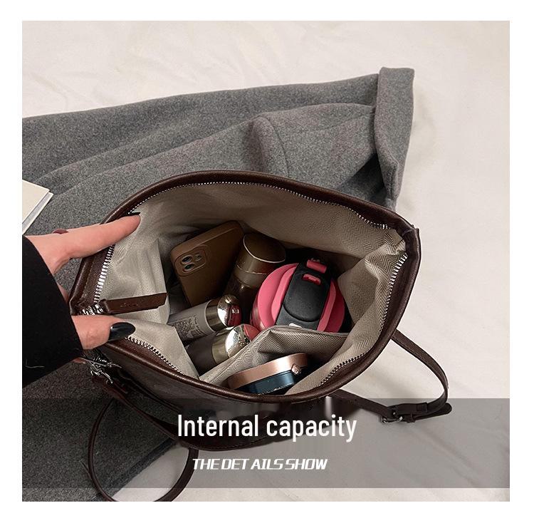 Korean Retro Niche 2025 Women's Underarm Bucket Bag – Simple, Trendy Shoulder Bag for Commuting