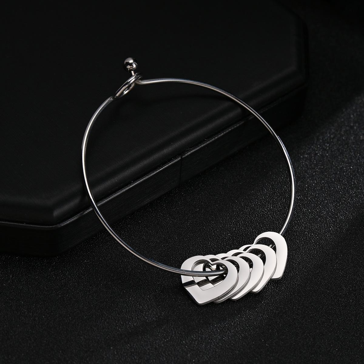

Atoztide Personalized Custom Name Bracelet For Women Stainless Steel Heart Bangle Adjustable Mother Kids Family Jewelry Gift 1-2 pendants