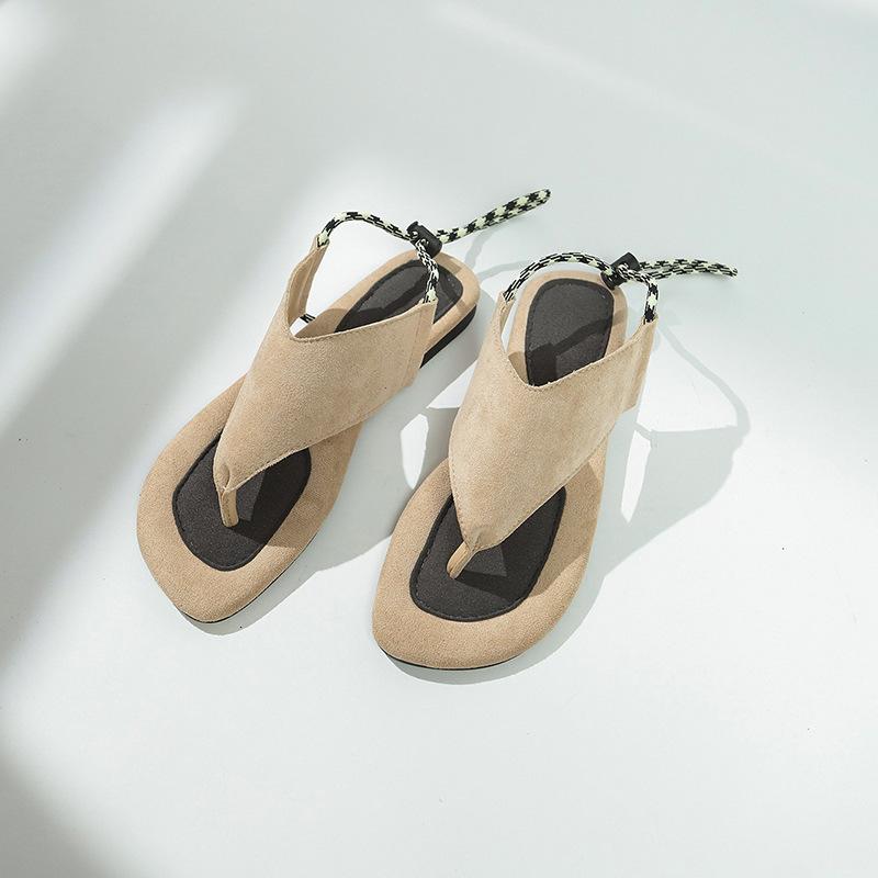 

Шлепанцы женские летние для улицы модные 2025 новые пляжные с перемычкой между пальцем крутые тапочки толстая подошва нескользящие износостойкие шлепанцы 40