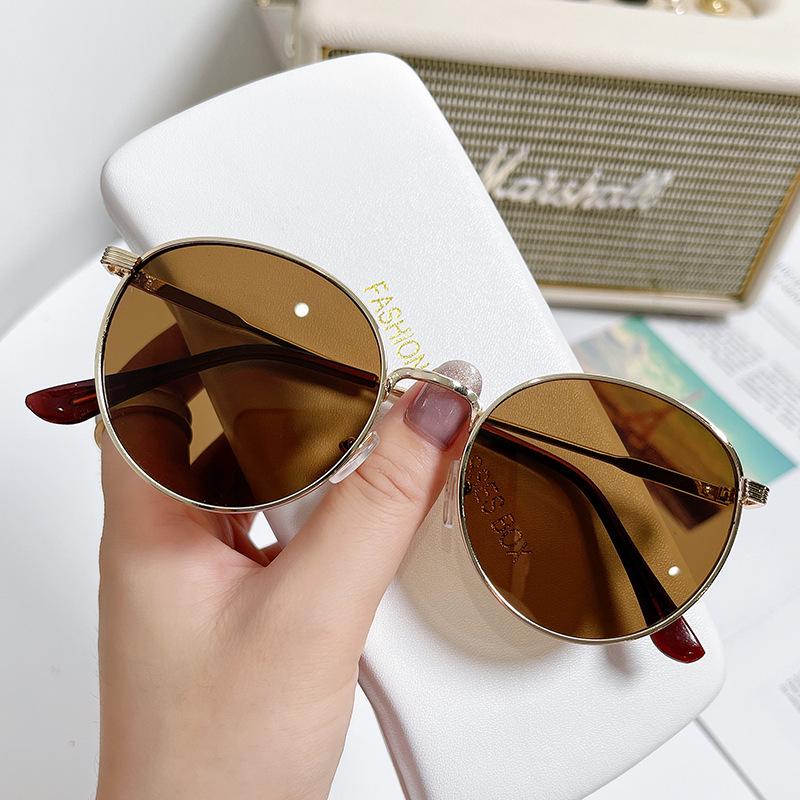 Trendy Ocean Film-Inspired Women's Fashion Sunglasses - Metal Oval Frame