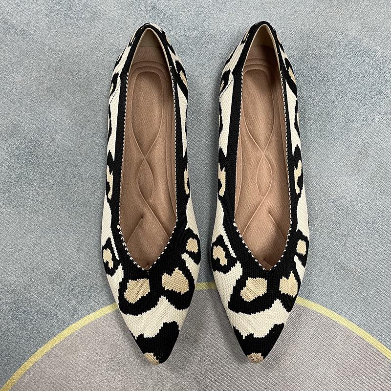 

Классические женские балетки с острым носком из трикотажа, многоцветные, большие размеры 41-43 42