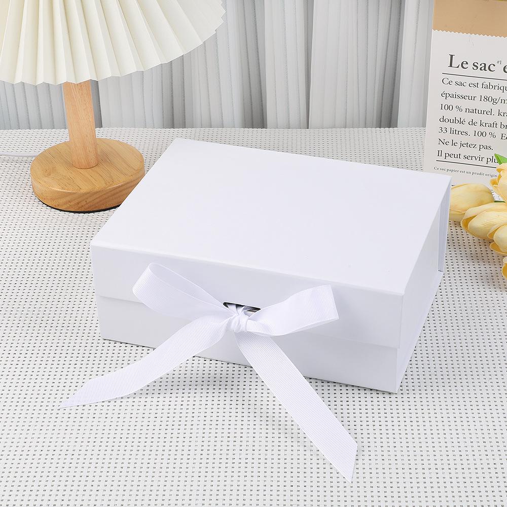 In-Stock Magnetic Folding Gift Box with Ribbon Bow - Solid Color Flip-Top Packaging Box