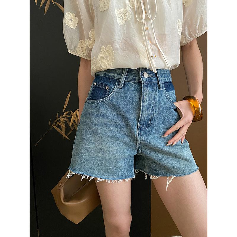 

Sisann American casual style designer women s raw edge denim shorts with contrasting pockets and high waist, versatile S синий