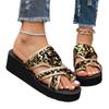 2025 Sommer neue europäische und amerikanische Übergröße Mode Keilabsatz Zehenbedeckt coole Slipper rutschfest verschleißfest weiche Sohle Strandslipper Frauen