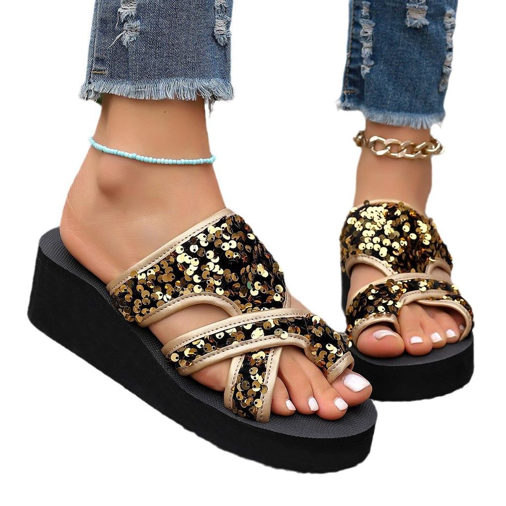 2025 Sommer neue europäische und amerikanische Übergröße Mode Keilabsatz Zehenbedeckt coole Slipper rutschfest verschleißfest weiche Sohle Strandslipper Frauen