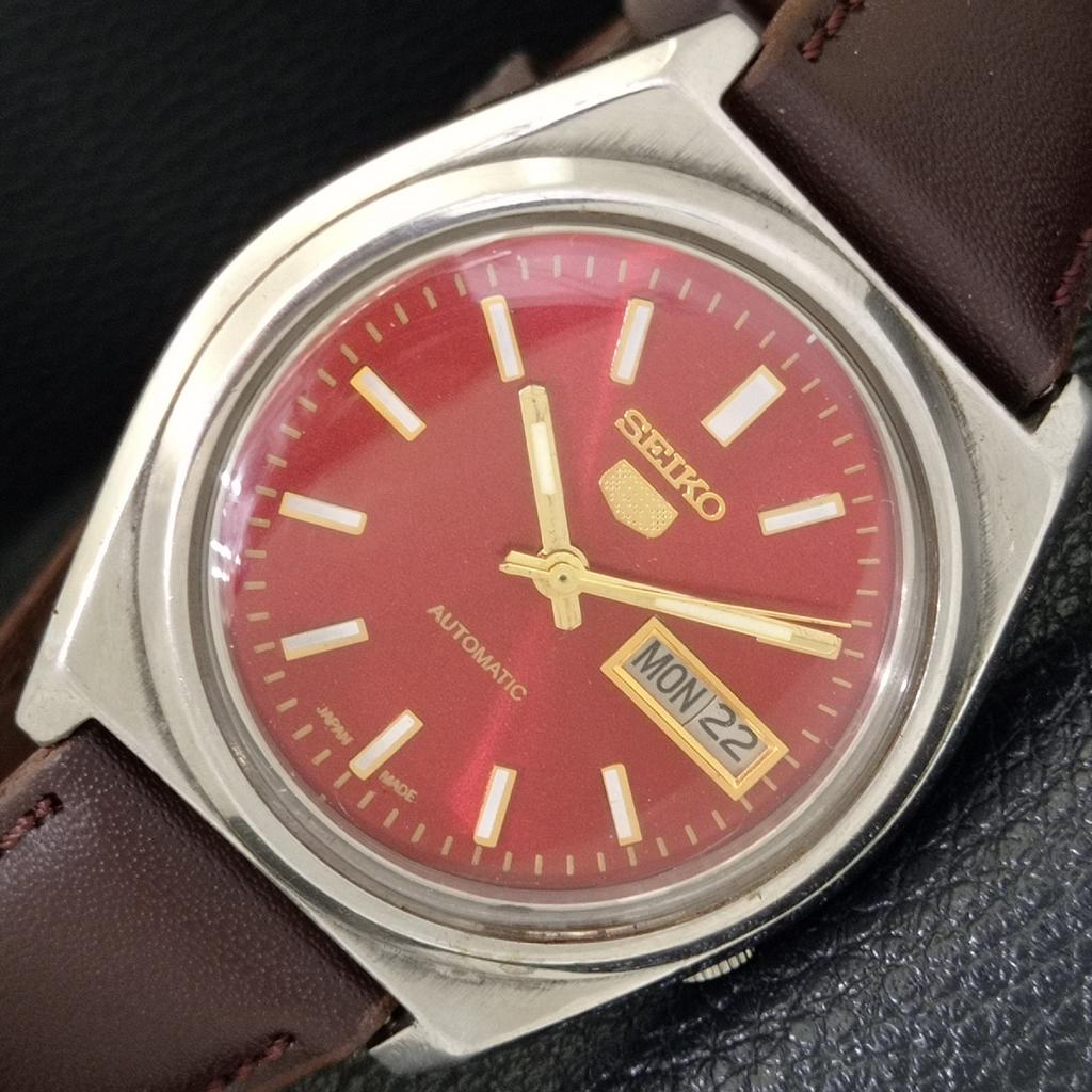 

SEIKO 5 AUTOMATIC JAPAN 7009A MENS VINTAGE RED COLOR DIAL WATCH a702642-1 R209-a702642