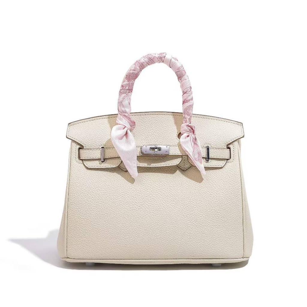 2026 Geantă Clasică Nouă din Platină Geantă cu Temperament Geantă de Umăr Crossbody pentru Femei Geantă pentru Femei Casual Portabilă Versatilă