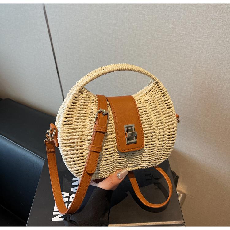 Bag Women's Spring and Summer 2025 New Fashion Woven Straw Bag Messenger Bag Seaside Vacation Beach Bag