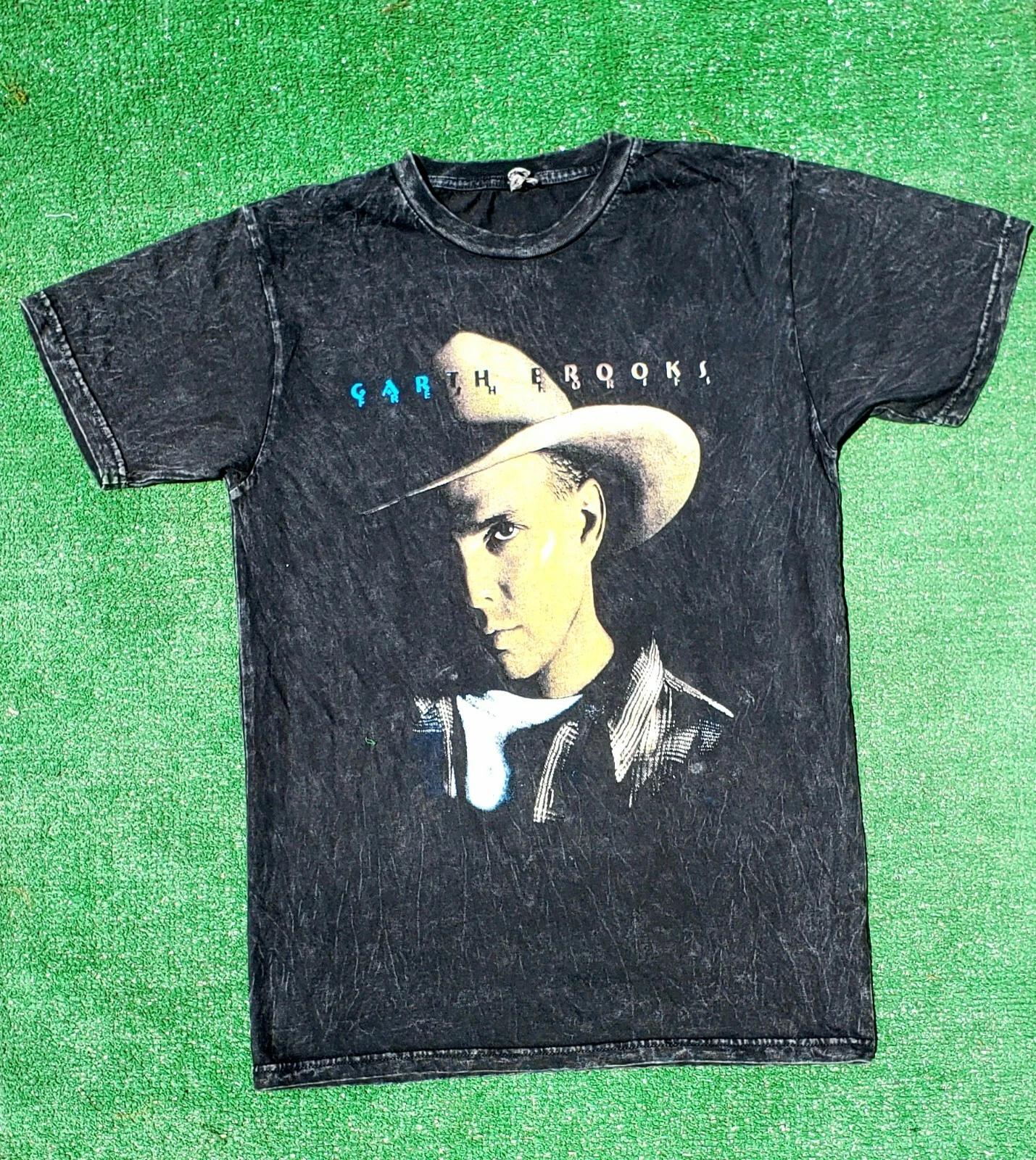 Garth Brooks shirt vintage officially licensed S