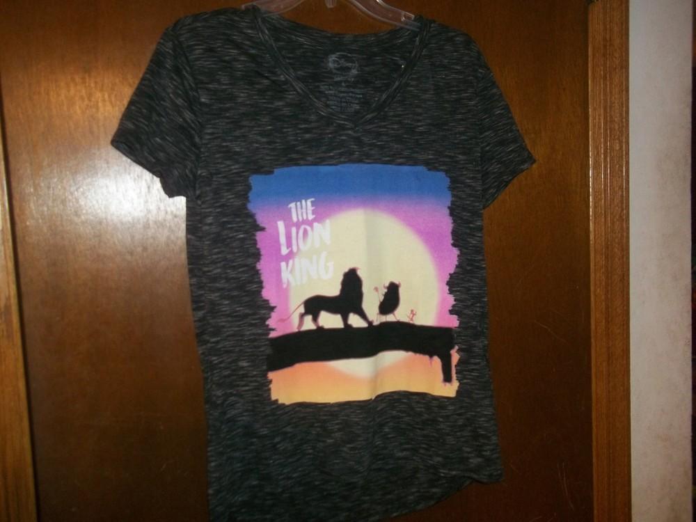 Diseny Lion King gray T-shirt Large Juniors NWT Unisex T-Shirt S