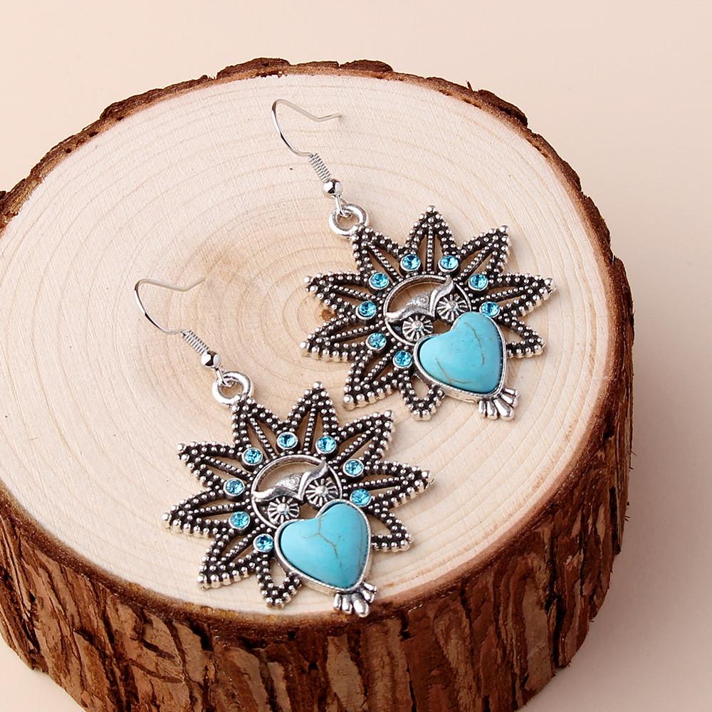 Vintage Geometric Alloy Earrings For Women With Gold Plating And Animal Design For Gift Giving