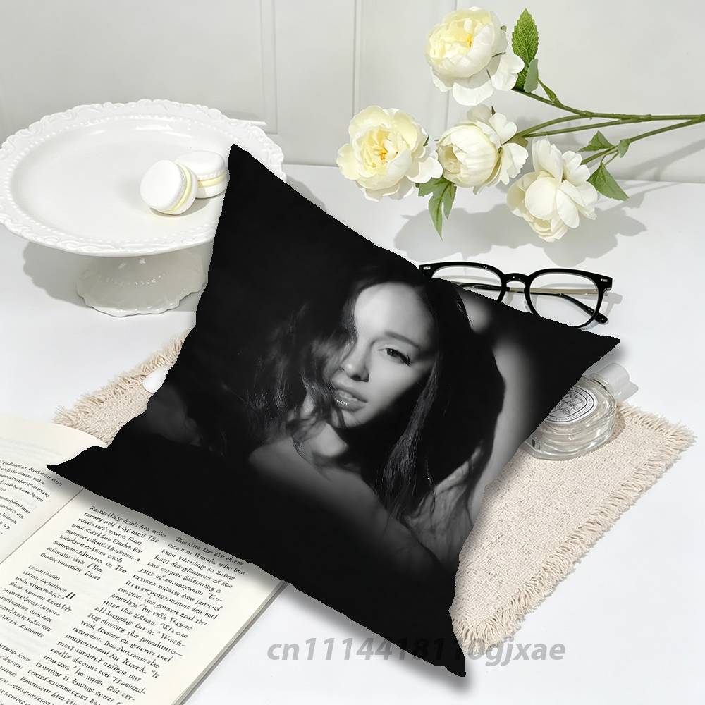 For Singer AAriana Petal GGrande Pillow Case For Home Bedroom Car Office Decoration Living Room Sofa Cushion Cover Suitable