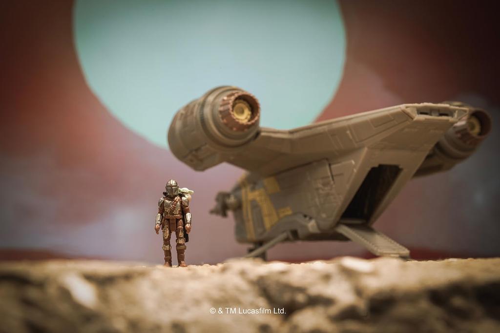Star Wars Micro Galaxy Starship Class Razor Crest The Mandalorian and Vehicle (Star Wars Glogoo) Non-Scale